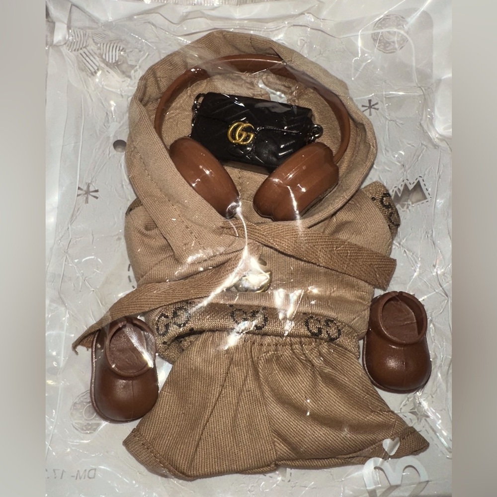 Labubu Fashion Gucci Outfit and Accessories. - Picture 3 of 3